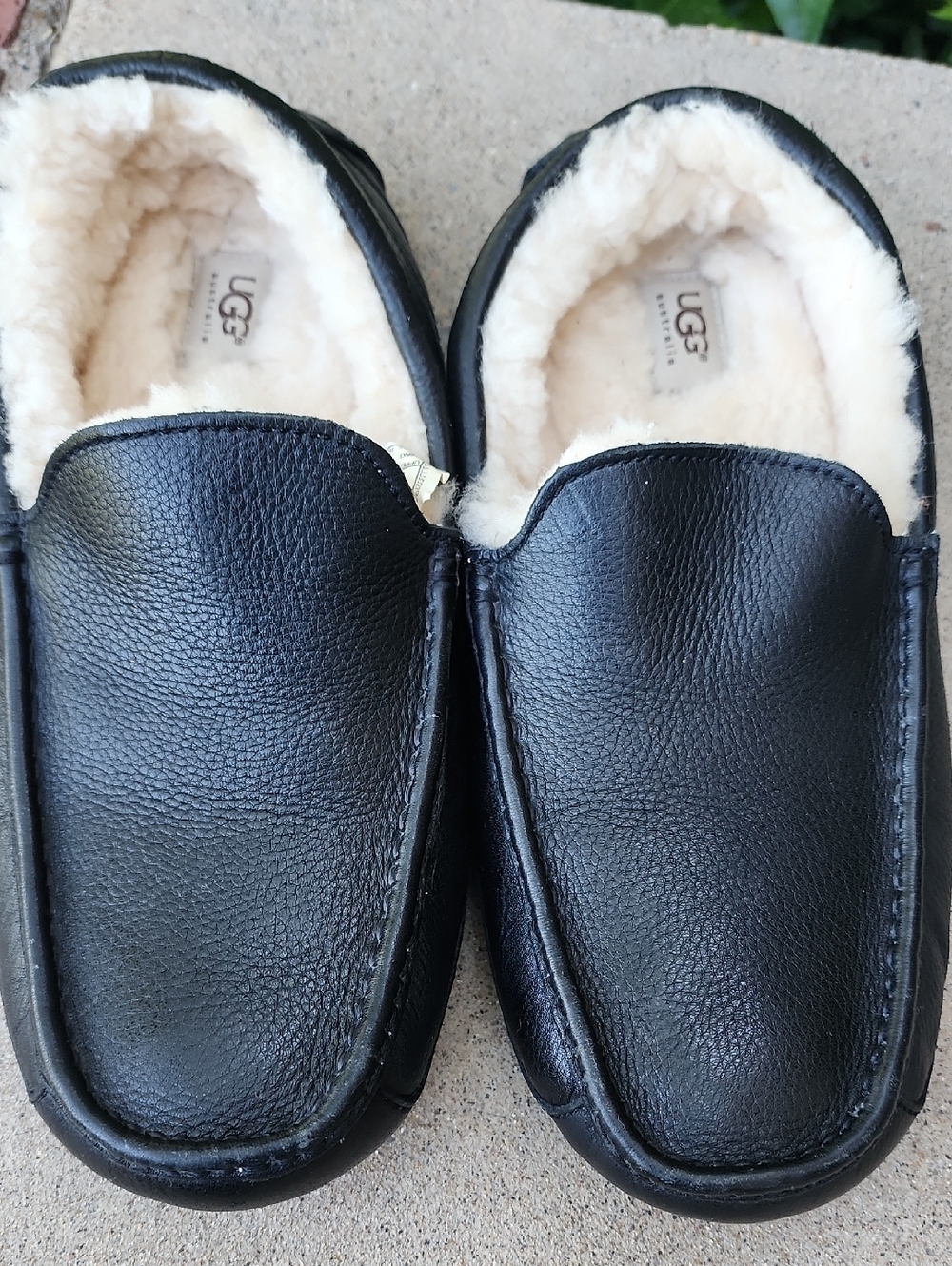 UGG Australia Men's Black Leather Shearling-Lined Slip-On Moccasin - Picture 7 of 17